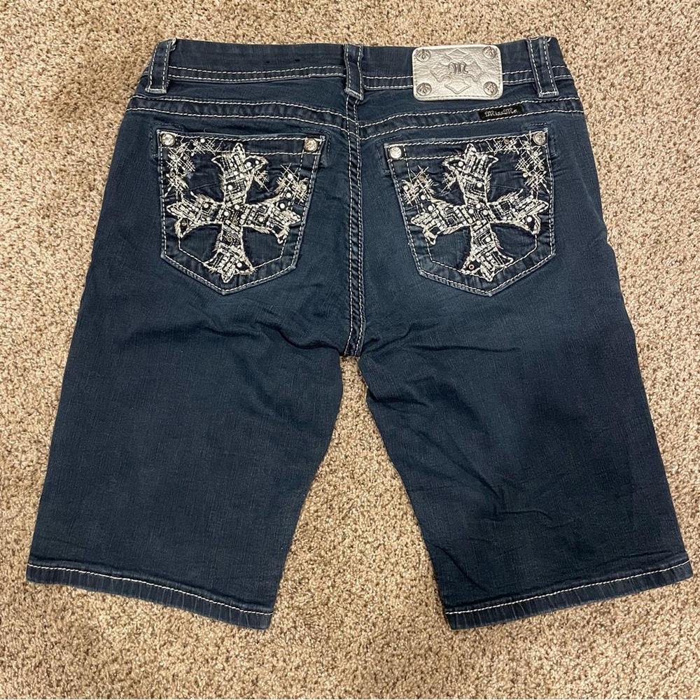 Miss Me Bermuda Shorts - Picture 5 of 6
